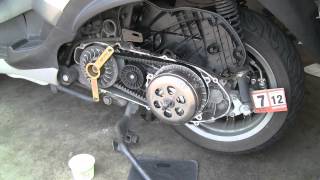 Piaggio MP3 400  Variator Nut Removal [upl. by Marven]