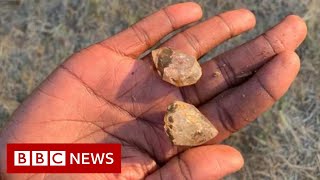 Hundreds of South Africans dig for diamonds  BBC News [upl. by Sokcin]