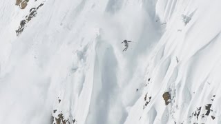 Skier Outruns Massive Avalanche [upl. by Cornall]