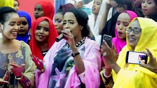 JACEYL QASAB KUMA HAGAAGO HODAN ABDIRAXMAN LIVE SHOW BOORAMA 2018 [upl. by Akoyin155]