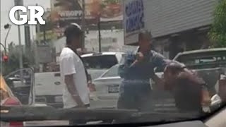 Pelean hombres en plena Avenida Madero  Monterrey [upl. by Hercule877]