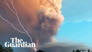 Lightning and ash timelapse footage shows Taal volcano eruption [upl. by Guillermo135]