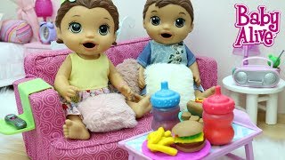 BABY ALIVE LAURINHA E FELIPINHO COMENDO LANCHE DE MASSINHA PLAY DOH [upl. by Annaujat]