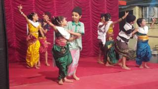 Koli dance by matrubhumi krida mandal worli [upl. by Ashlie]