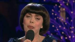 Mireille Mathieu  Petit Papa Noël 2007 [upl. by Charlton]