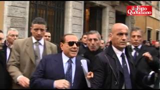 Senato contestato Berlusconi al suo arrivo Lui quotVergognaquot 16032013 [upl. by Geof]