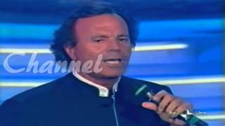 Julio Iglesias  Una donna può cambiar la vita  live [upl. by Neelyad457]