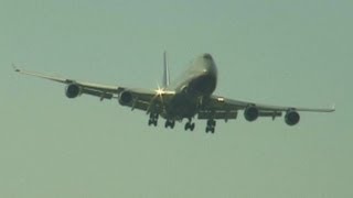 747400 GoAround at JFK due to runway incursion [upl. by Baudin]