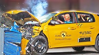 2021 Peugeot 208 – Safe Car – Crash Test [upl. by Essenaj]