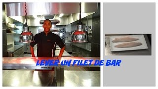 Lever un filet de bar [upl. by Elgar]