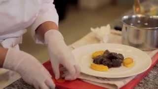 Reine Sammut  Joue de boeuf en daube au citron galettes de polenta [upl. by Caines]