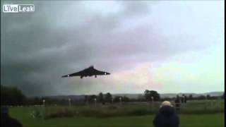 Vulcan Bomber Fly by With real Howl noise  pure sound [upl. by Mencher]