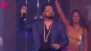 Mika Singh Performs Live at BritAsia TV Music Awards 2018 [upl. by Fannie]