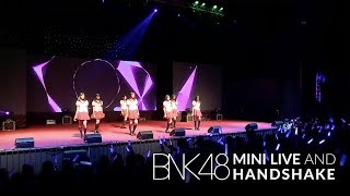 「Skirt Hirari –พลิ้ว–」from BNK48 Mini Live and Handshake  BNK48 [upl. by Odinevneib36]